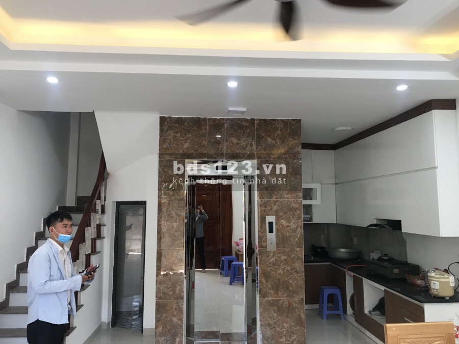 Siêu Phẩm Xuân La Tây Hồ 5 tầng đúc kiên cố thang máy, lh 03641001060, giá 5.6 tỷ