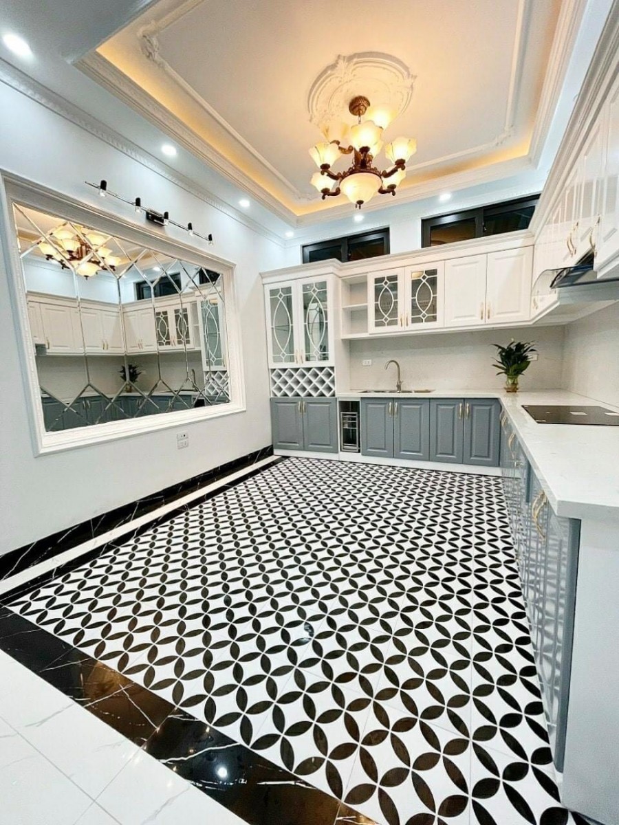 Bán Nhà Lô Góc Vương Thừa Vũ, Thanh Xuân DT 42m2, 5 tầng, MT 5m, Giá 4.5 Tỷ.