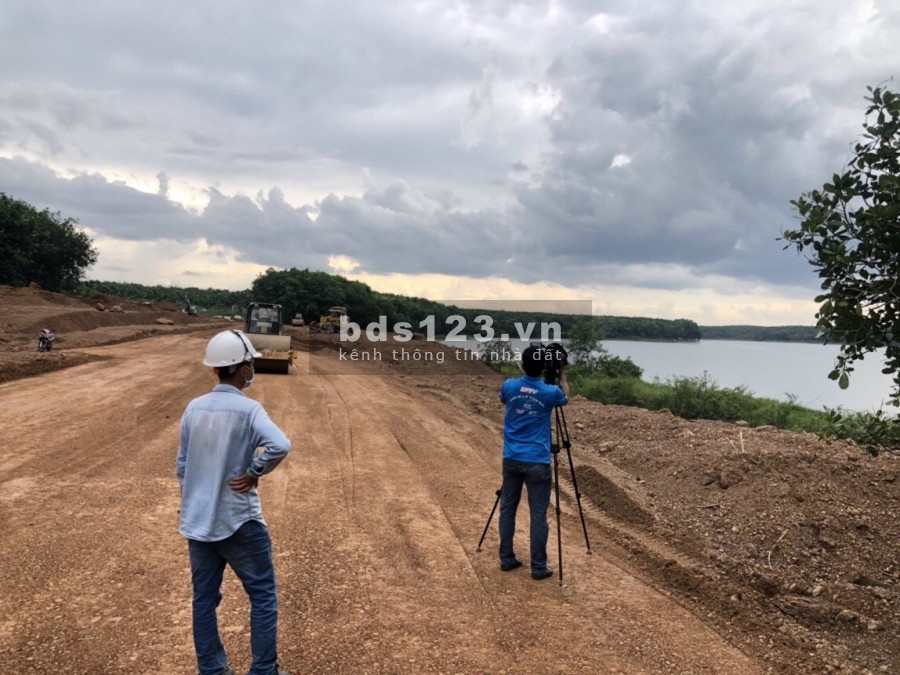 Nhà kẹt tiền cần bán gấp lô đất gần khu becamex Đồng Phú