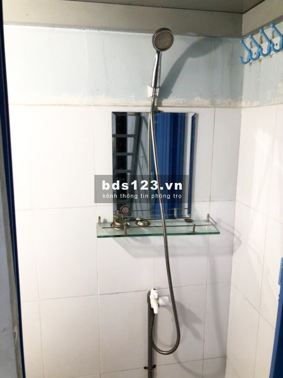 Còn 1 phòng máy lạnh, gác Tô Hiến Thành, Q10. Giá 3,4tr/th