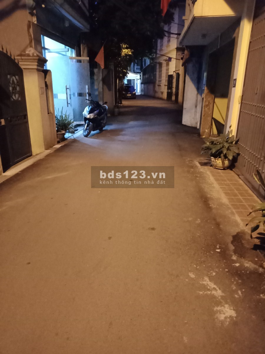Bán Mảnh Đất Thượng Thanh Quận Long Biên 37m2, R3.5m, giá 2.75 tỷ ngõ ô tô