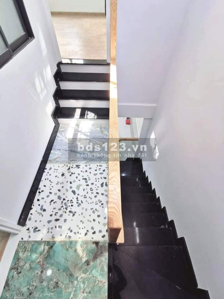 Bán nhà mặt tiền Thích Quảng Đức Phú Nhuận 44m2 2tầng giá chỉ 4tỷ250 có TL