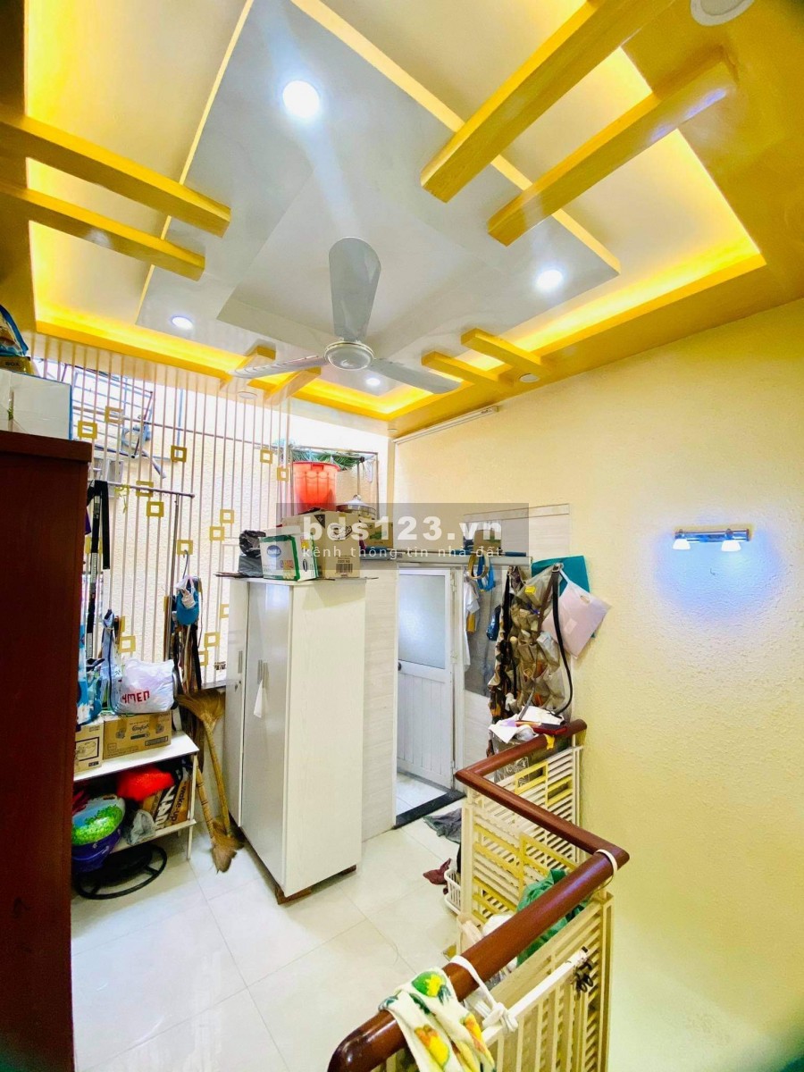 Bán nhà mặt tiền Thích Quảng Đức Phú Nhuận 45m2 2tầng giá chỉ 4tỷ290 có TL