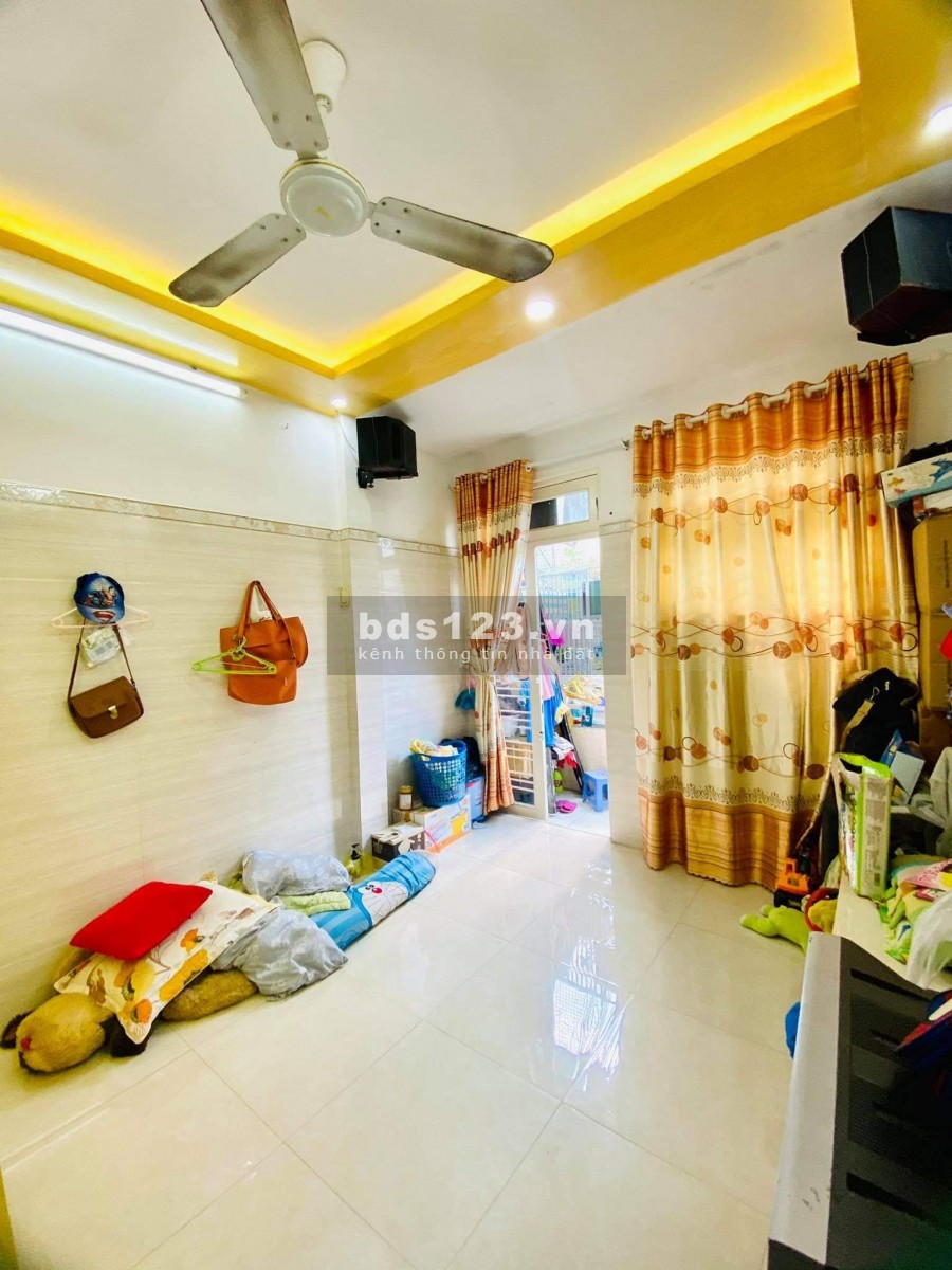 Bán nhà mặt tiền Thích Quảng Đức Phú Nhuận 45m2 2tầng giá chỉ 4tỷ290 có TL