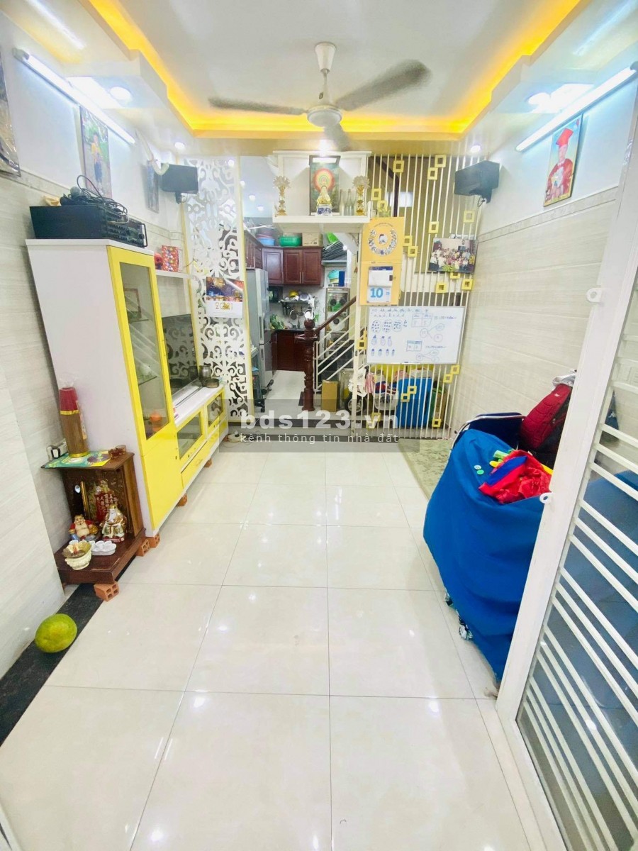 Bán nhà mặt tiền Thích Quảng Đức Phú Nhuận 45m2 2tầng giá chỉ 4tỷ290 có TL