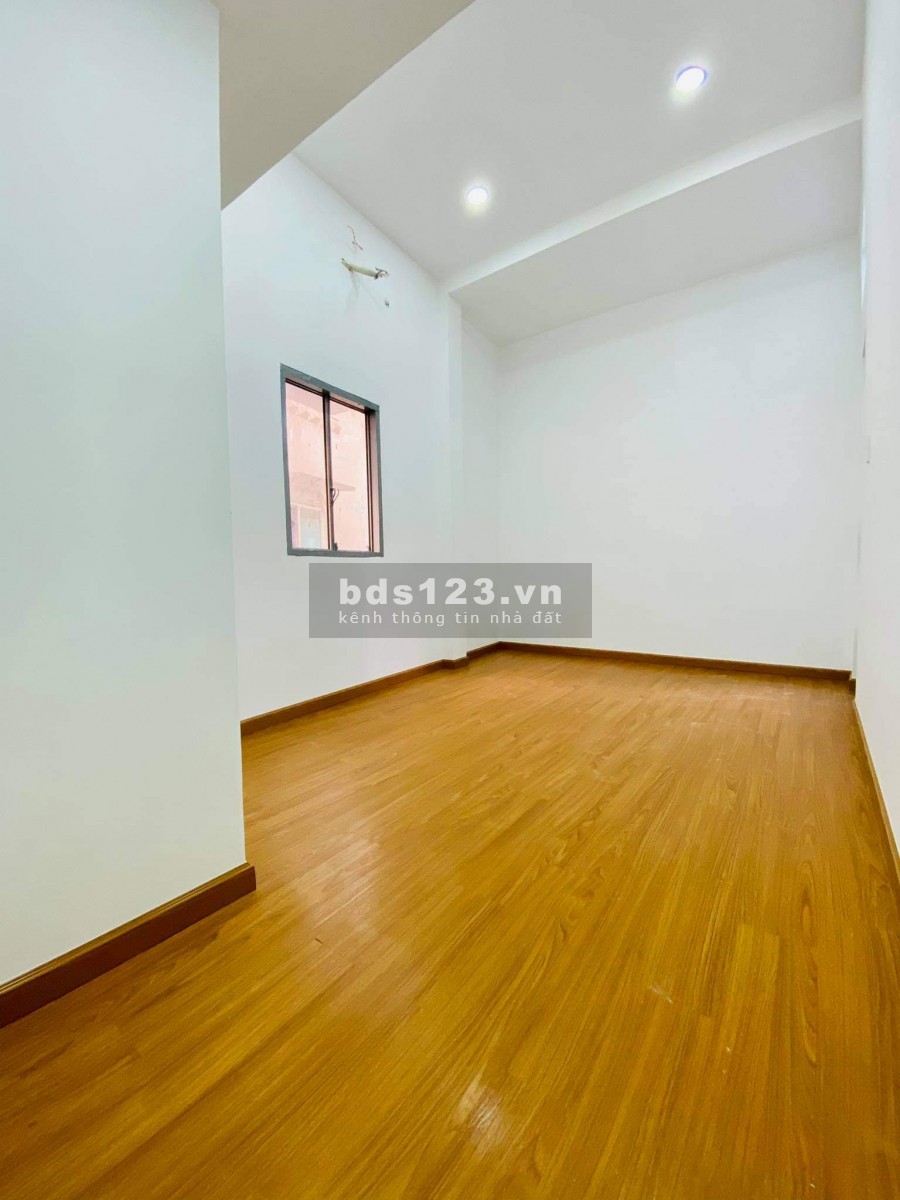 Bán nhà Phùng Văn Cung Phú Nhuận 46m2 1trệt 1lầu giá chỉ 4tỷ300 có TL