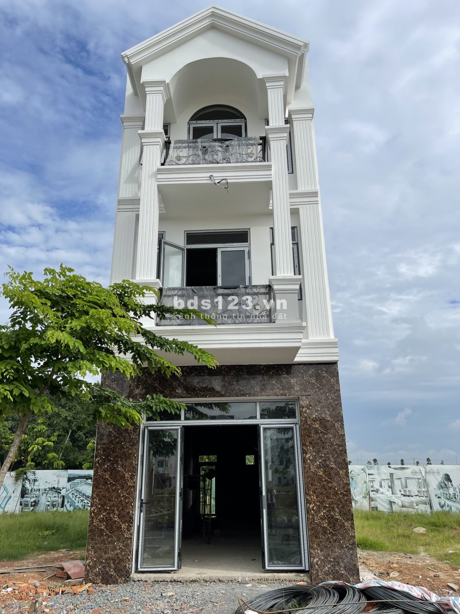 Cần bán nhà 2 lầu trong khu nhà ở Vietsing Phú Chánh kế cổng kcn VSIP2 mở rộng