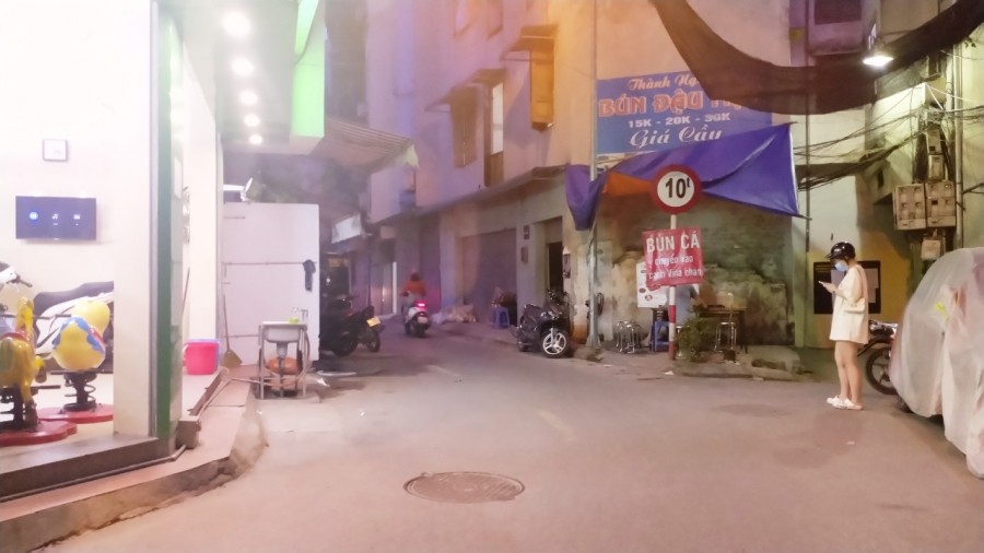 Cho thuê mặt bằng ở và KD trong chợ Gốc Đề, dt 30m2, MT 4m, giá 9 tr/tháng