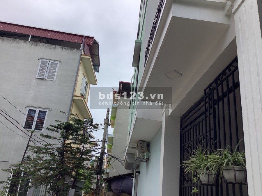 Chính chủ bán lô đất Phúc Lợi, dt 42m2, mt 3.8m, ngõ nông, gần ô tô ở sướng