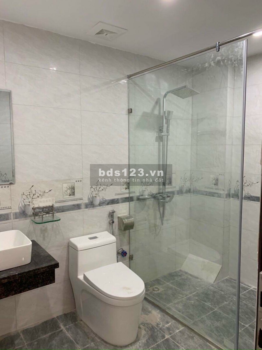 Bán nhà nguyên căn 4 tầng đúc ngõ phố Yên Duyên, diện tích 30m2, 4 tầng, giá 2,9 tỷ