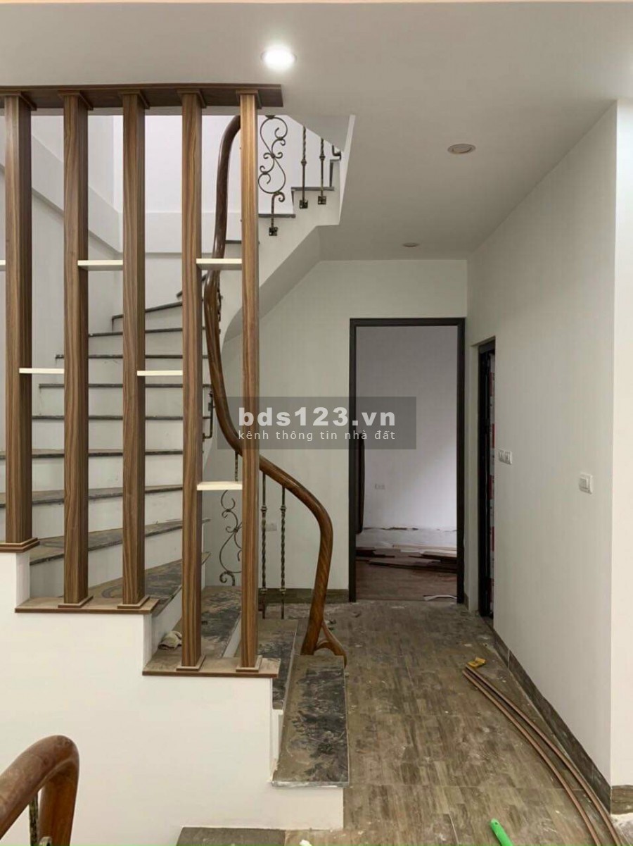 Bán nhà nguyên căn 4 tầng đúc ngõ phố Yên Duyên, diện tích 30m2, 4 tầng, giá 2,9 tỷ