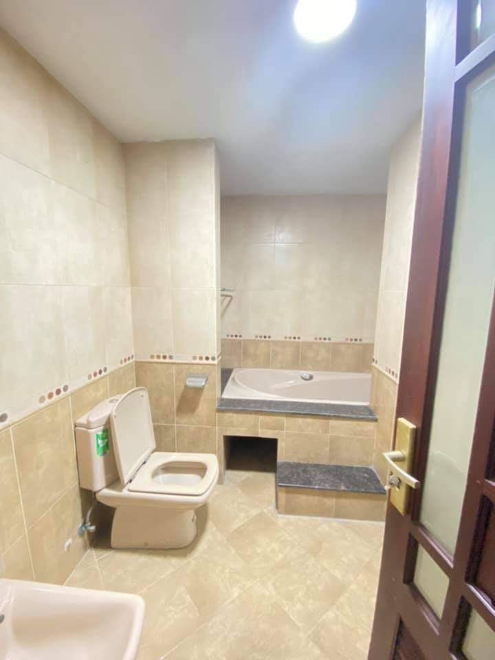 Bán nhà Trường Chinh phân lô ô tô kinh doanh nội thất đỉnh dt 123m2 x 5 tầng