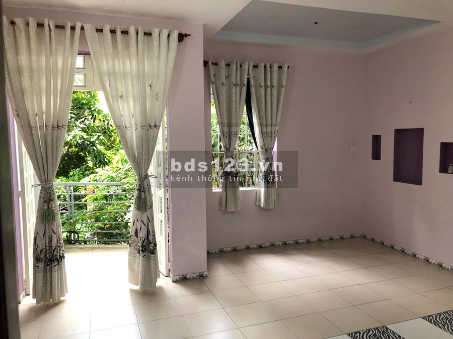 Nhà nhỏ xinh xinh 1 trệt 3 lầu, 3 phòng có ban công 4wc, full nội thất như hình.