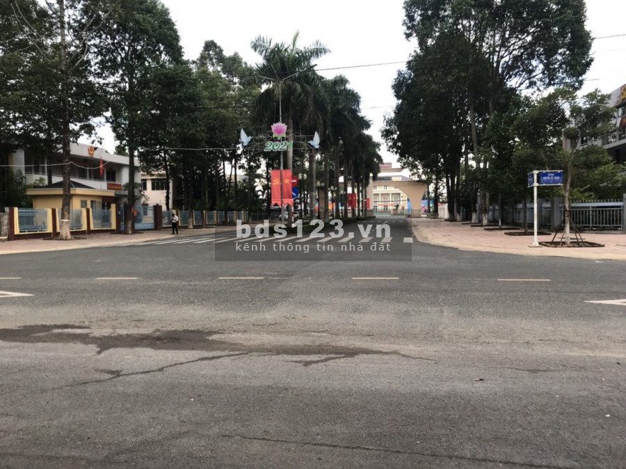 Chính chủ bán gấp đất thị trấn Trung tâm Huyện Giá 600 Triệu sổ sẳn