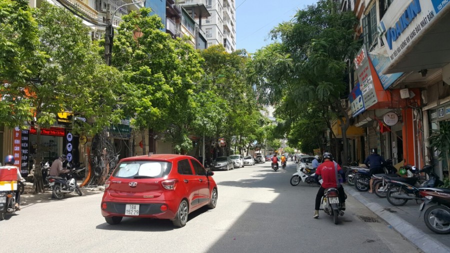 Bán nhà mặt phố Đội Cấn, Ngọc Hà Ba Đình kinh doanh đỉnh vỉa hè dt 160m2, 5 tầng, giá 30 tỷ