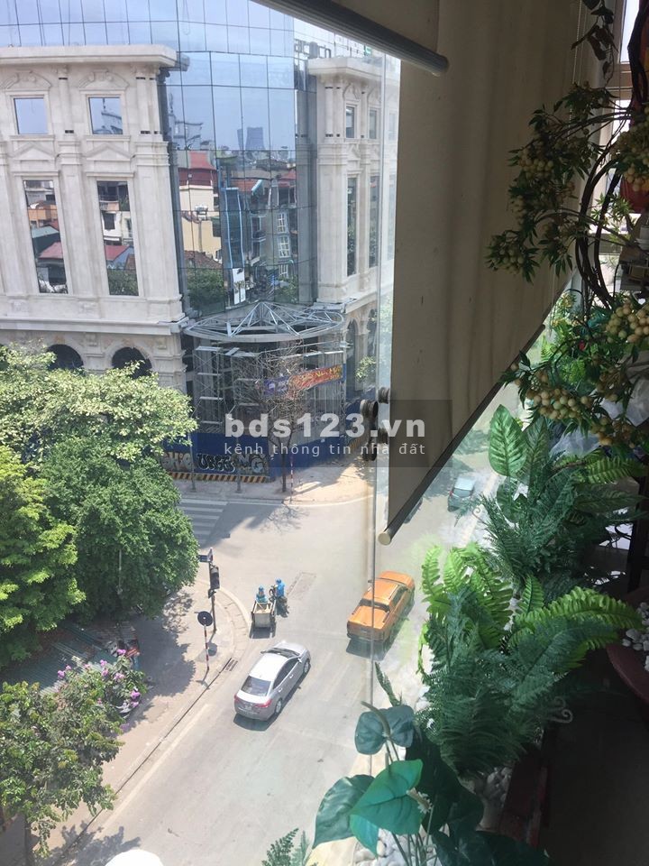 Bán nhà MP Nguyễn Thái Học 61m2 x 8 tầng thang máy MT 5,3m giá 28,5 tỷ. LH 0912442669