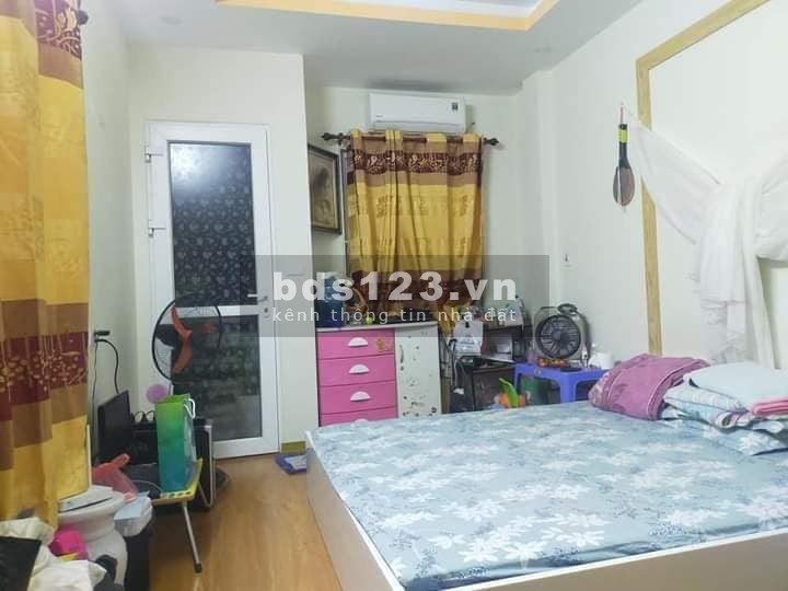 Bán nhà Nam Dư diện tích 32m2 x 5 tầng, giá 2.7 tỷ, thương lượng mạnh