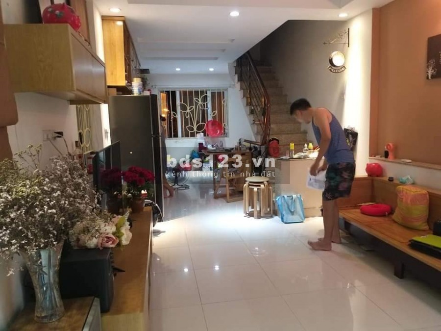 Bán đất tặng nhà phố Định Công ngõ thông các ngã diện tích 50m2, giá chỉ 2.5 tỷ