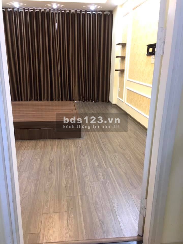 Cần bán nhà riêng 37m2 phố Xa la ,Kiến Hưng .Kinh doanh sầm uất.Ô tô đỗ.3tỷ2