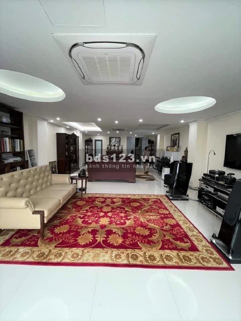 Tòa nhà 10 tầng phố Đội Cấn, Ba Đình. Vỉa hè, oto, KD. 120m2 MT7m 45 tỷ