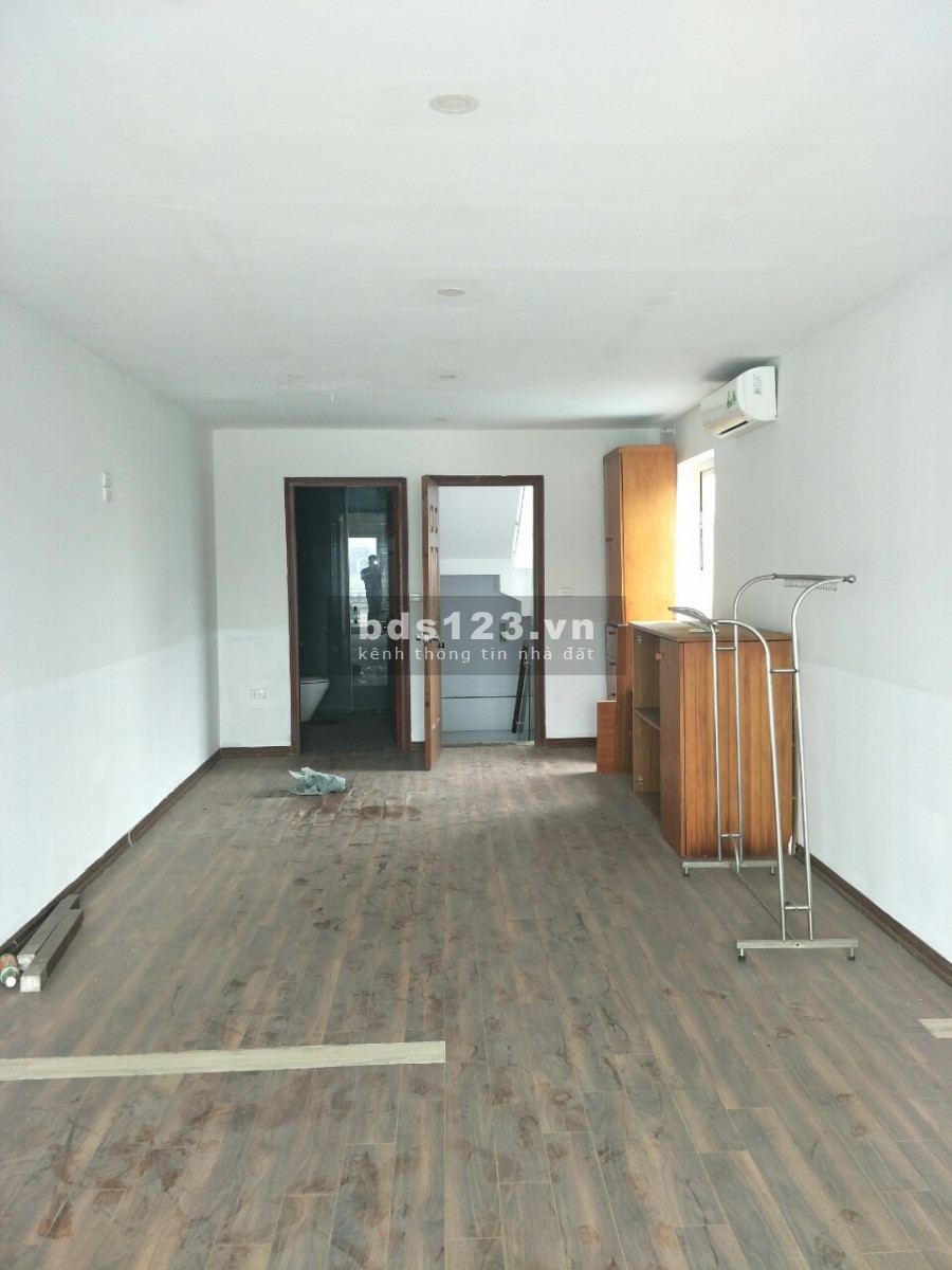 Bán Mặt Phố Phan Văn Trị, gần Văn Miếu 50m2 x 6 tầng, giá 16.5 tỷ, Vỉa hè, Kinh doanh.