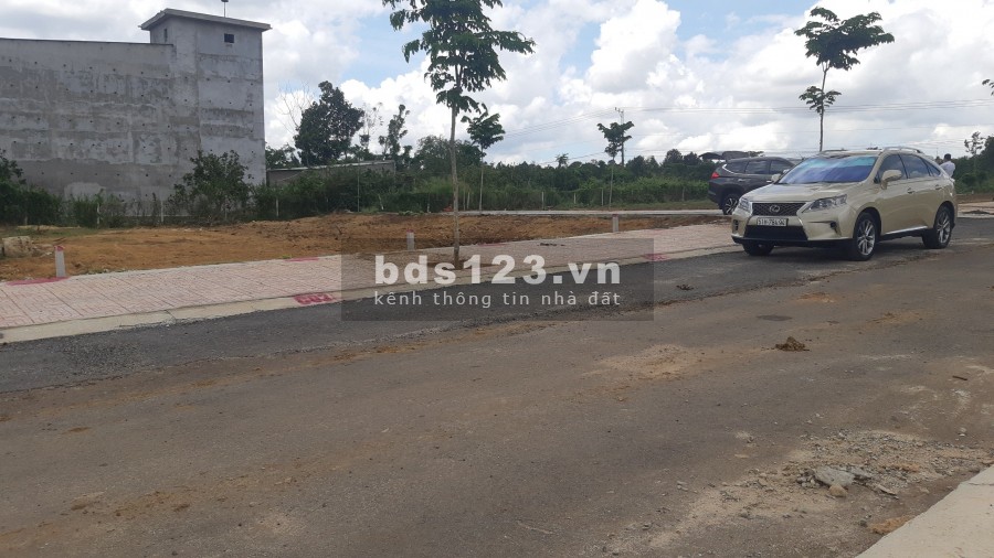 Ông anh cần bán gấp 340m2 đất SHR, trong KP3, phường Hắc Dịch, tx Phú Mỹ, BR-VT. Giá ngộp mùa dịch.