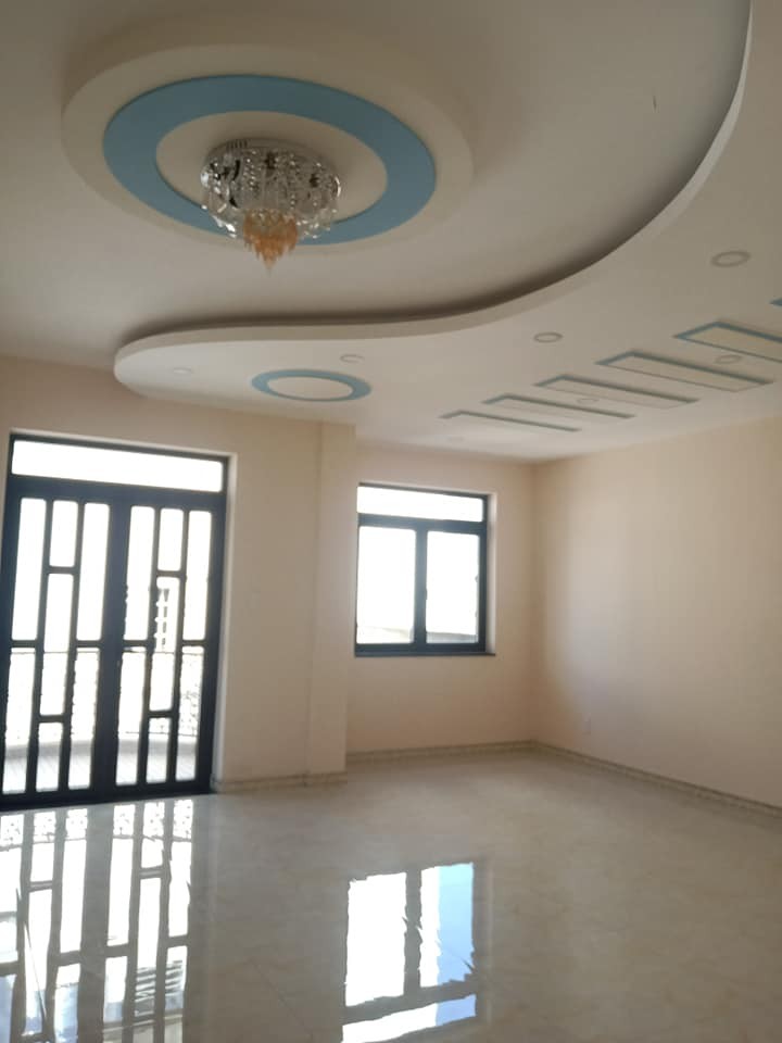 Nhà Ngộp Bán Nhanh Gía Rẻ 5x12m, 5 Tầng, Lô Góc đường 10m, Gía 9.6 Tỷ