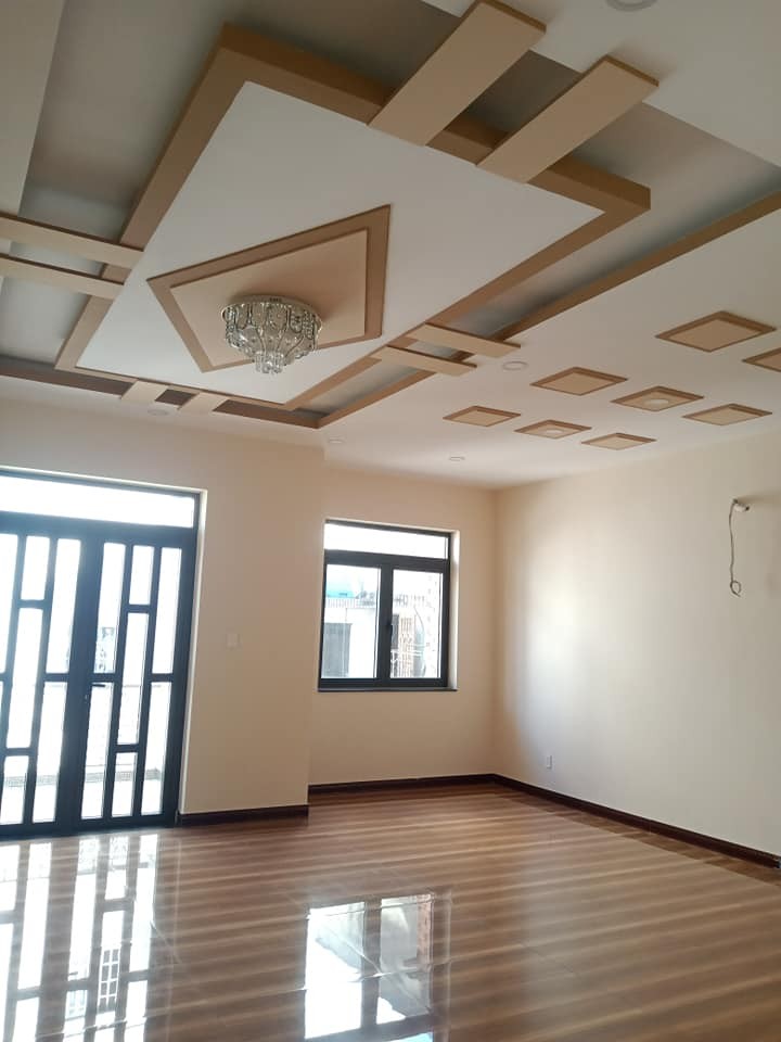 Nhà Ngộp Bán Nhanh Gía Rẻ 5x12m, 5 Tầng, Lô Góc đường 10m, Gía 9.6 Tỷ