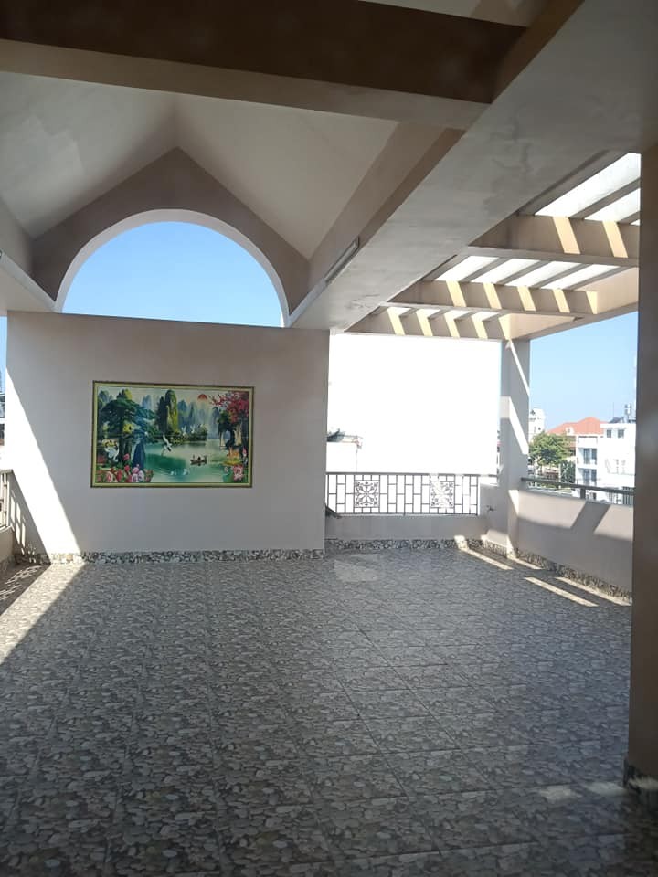 Nhà Ngộp Bán Nhanh Gía Rẻ 5x12m, 5 Tầng, Lô Góc đường 10m, Gía 9.6 Tỷ
