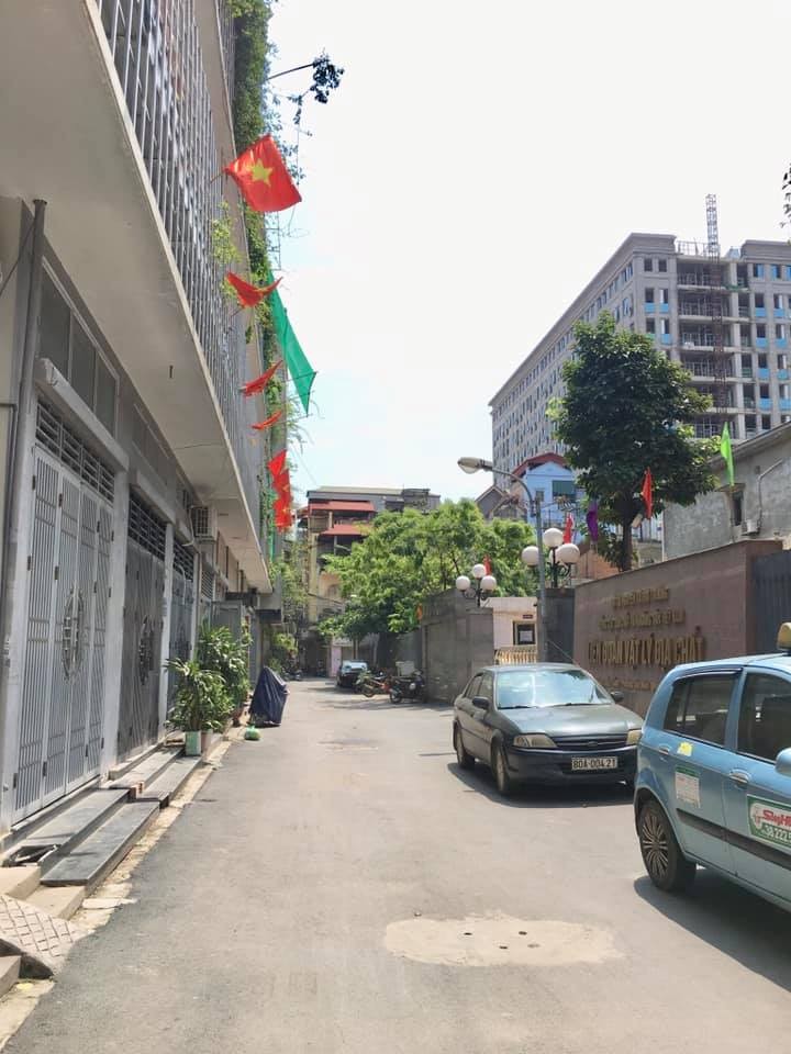 Bán nhà Quận Hà Đông, giá chỉ 4.35, vừa mới xây, vào ở được ngay, an ninh tốt