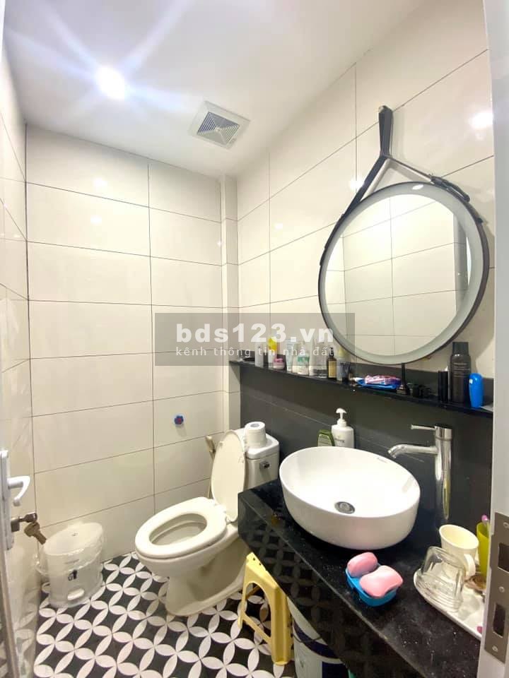 Bán nhà Tây Hồ Lạc Long Quân Trích Sài giá bán 3.4 tỷ, 4 tầng đúc