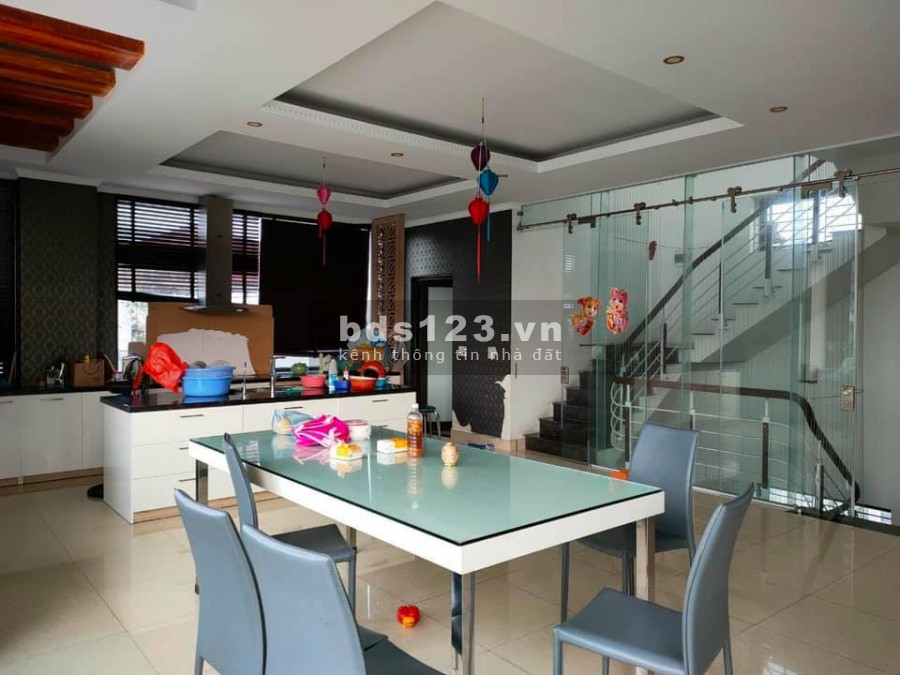 Tòa nhà văn phòng, mặt tiền 12.8m, 256m, Cổ Linh, Thạch Bàn, 25.5 tỷ
