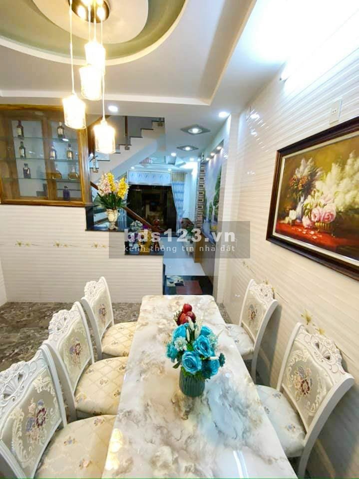 Bán gấp nhà 4 tầng đúc hẻm xe tải, dt 70m2, giá 5.3 tỷ, Quang Trung, Gò Vấp