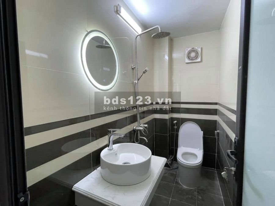 Nhà Nguyễn Ngọc Vũ, an sinh đỉnh, ngõ nông, oto qua, dt 35m2, 4 tầng, giá chỉ 4.65 tỷ