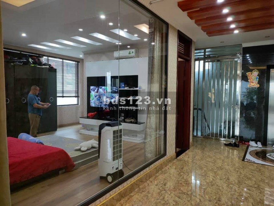 Tòa nhà văn phòng, mặt tiền 12.8m, 256m, Cổ Linh, Thạch Bàn, 25.5 tỷ