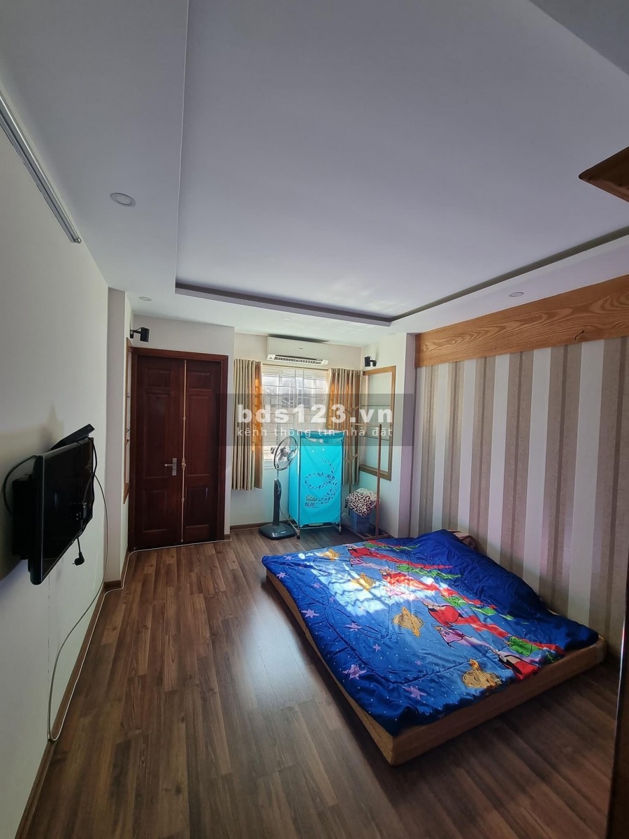 Nhà Hoàng Mai, dân xây, sổ vuông đẹp, hai thoáng, 20m ra đường ô tô DT 60m2 nhỉnh 4 tỷ
