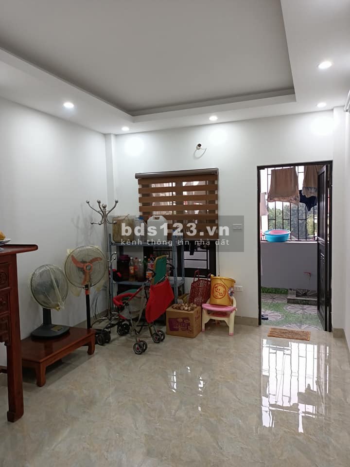 Bán nhà 4 tầng 30m Ngô Gia Tự ô tô đỗ cửa nhà mới xây chắc chắn 2 tỷ 4