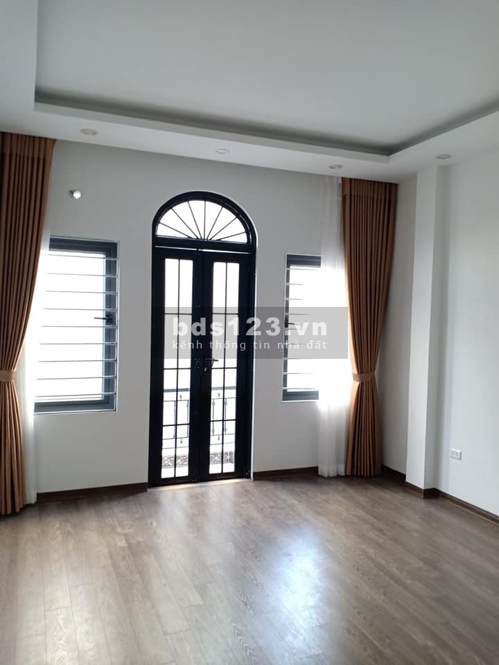 Bán nhà 2 mặt thoáng, nở hậu, ngõ thông, 100m bãi gửi ô tô, bao đẹp, 5 tầng