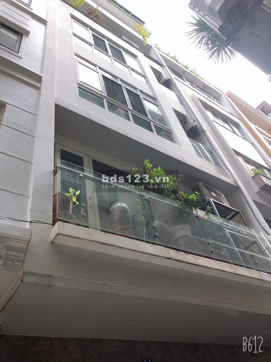Bán nhà đẹp ngõ 213 Trung Kính, ô tô vào nhà dt 55.8m2 6 tầng mt 5.5m giá 13,5 tỷ