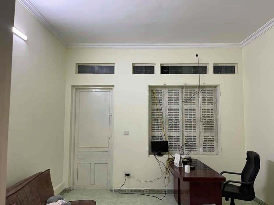 Hiếm quá, bán nhà Nguyễn Văn Cừ, Long Biên, 34m2 x 3 Tầng x 2.xx tỷ, Lô góc, 3 thoáng, LH 0944267031