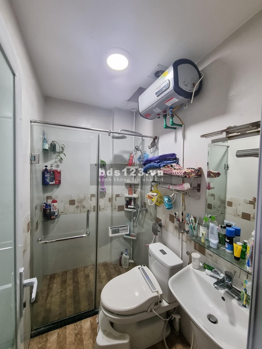 Nhà Hoàng Mai, dân xây, sổ vuông đẹp, hai thoáng, 20m ra đường ô tô DT 60m2 nhỉnh 4 tỷ