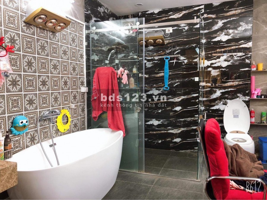 Bán nhà đẹp ngõ 213 Trung Kính, full nội thất, ô tô vào nhà dt 55.8m2 6 tầng mt 5.5m, giá 13,5 tỷ
