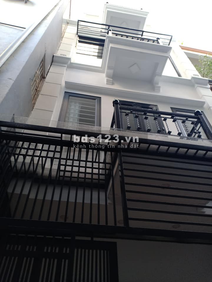 Bán nhà 2 mặt thoáng, nở hậu, ngõ thông, 100m bãi gửi ô tô, bao đẹp, 5 tầng