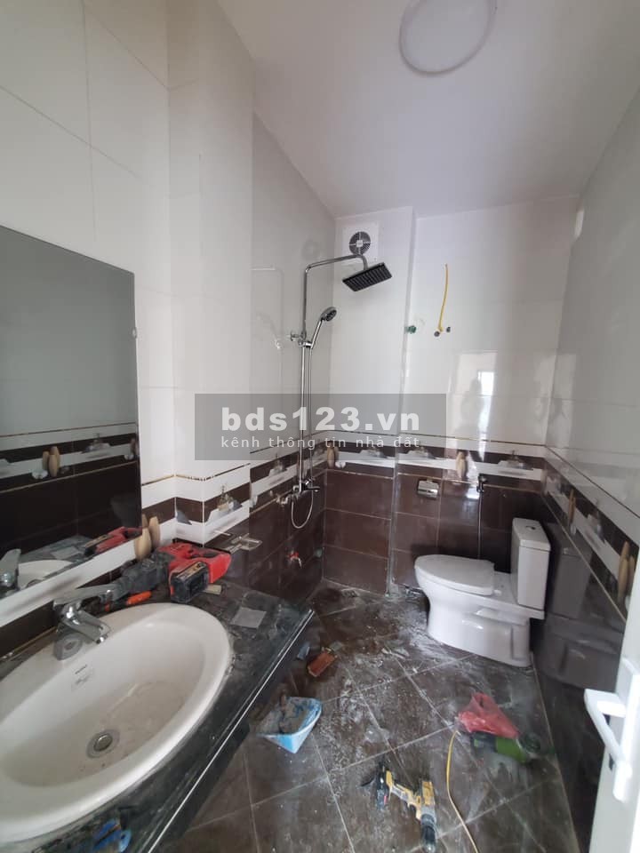 Vũ Xuân Thiều Sài Đồng. Nhà như biệt thự lô góc, thang máy, kinh doanh