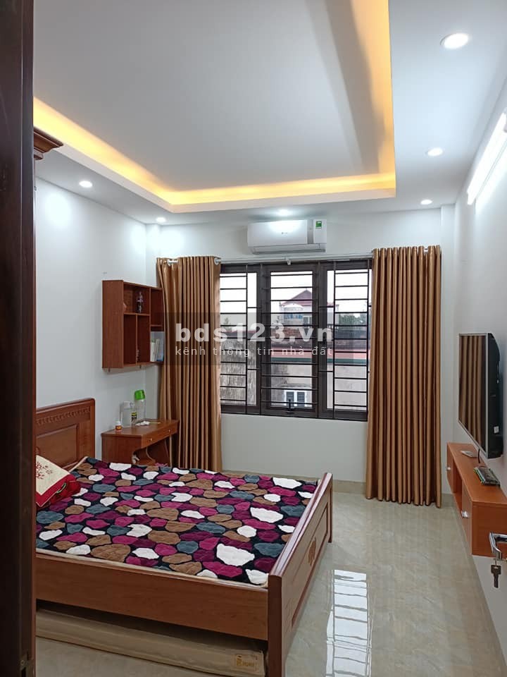 Bán nhà 4 tầng 30m Ngô Gia Tự ô tô đỗ cửa nhà mới xây chắc chắn 2 tỷ 4