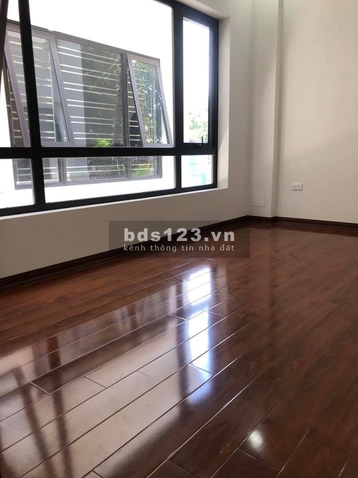 Chỉ 2.85 tỷ Nhà mới 5 tầng Ngay ngã tư cầu Chui, cách phố vài nhà