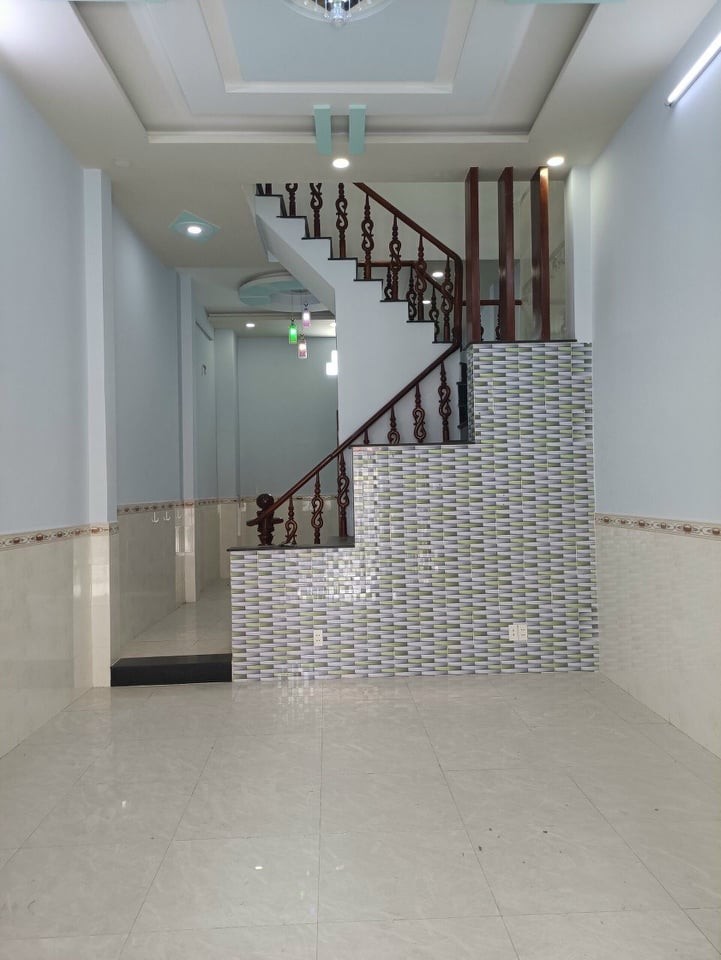 Nhà hẻm xe hơi bán giá 3.5 tỷ, dt 42m2, đường Lê Văn Quới, vuông vúc, khu phân lô