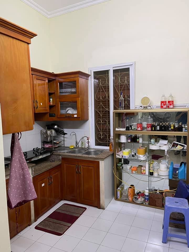 Hiếm quá, bán nhà Nguyễn Văn Cừ, Long Biên, 34m2 x 3 Tầng x 2.xx tỷ, Lô góc, 3 thoáng, LH 0944267031