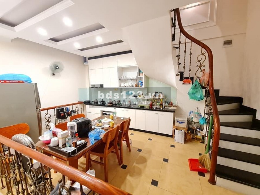 Bán nhà phố Thành Công Ba Đình tặng nội thất, nở hậu, nhỉnh 6 tỷ