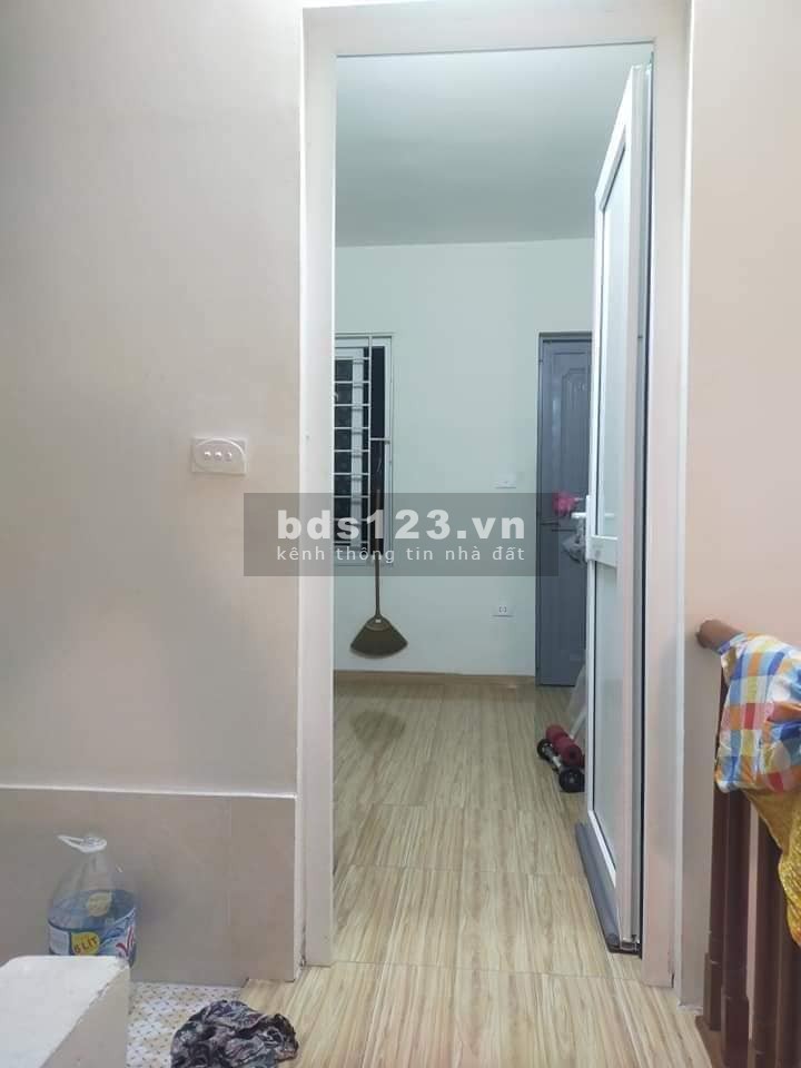 Bán nhà Nam Dư diện tích 32m2 x 5 tầng, giá 2.7 tỷ, thương lượng mạnh